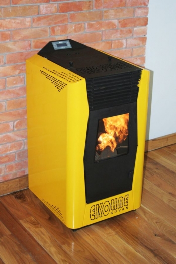 Kamin na pelet na zrak EKOLINE KOVAN